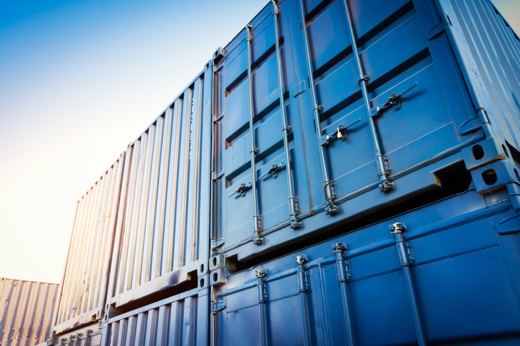 How much does it cost to rent a shipping container? If you're asking yourself this question, make sure you keep reading below to learn more!