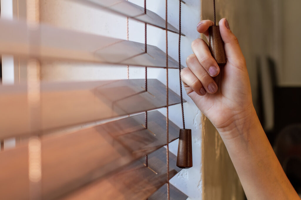 Did you know that not all window blinds are created equal these days? Here are the many different types of window blinds that exist today.